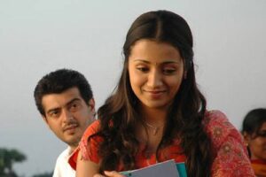 Akkam Pakkam Yaarum Song Lyrics